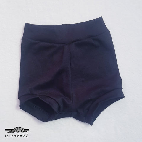 Plain black bumsie Ietermago