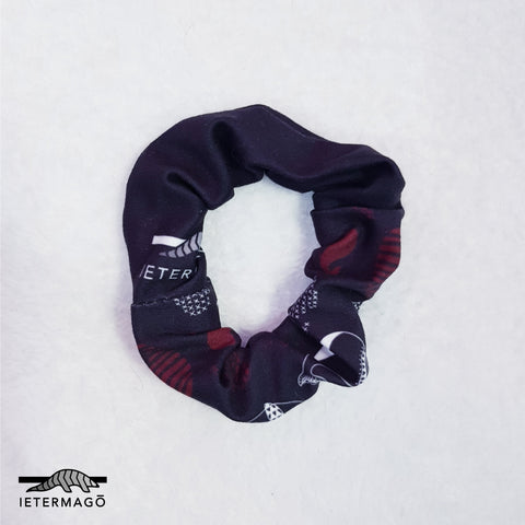 Red Black Scrunchie Ietermago